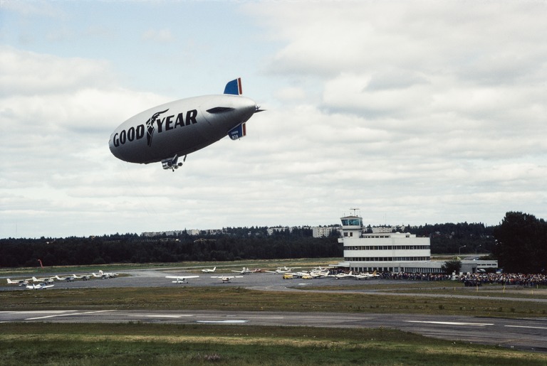 Näkymä Malmin lentokentältä. Matti Meronen. Helsingin kaupunginmuseo. https://www.helsinkikuvia.fi/search/details/?image_id=hkm.HKMS000005:km0000pvkz